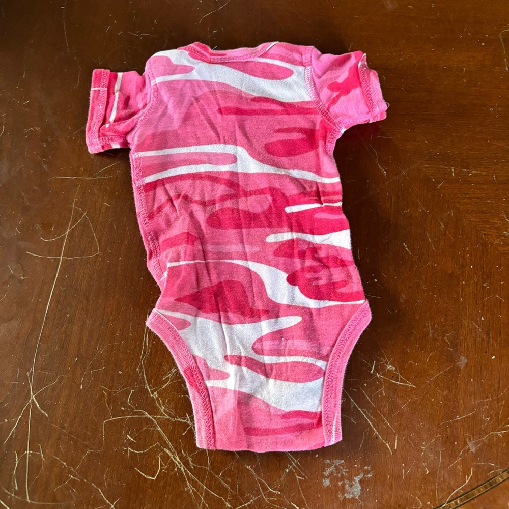 Code 5 pink camouflage onesie size newborn